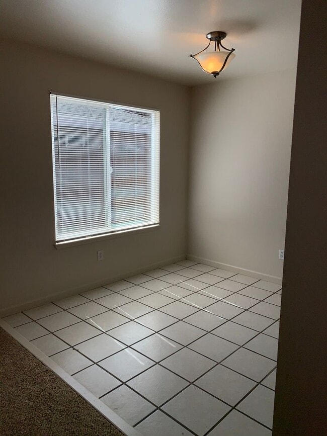 Foto del edificio - 1521 Clevenger Dr