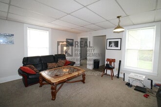 Building Photo - 40 Grove St