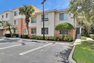 Building Photo - 2111 Myrtlewood Cir E