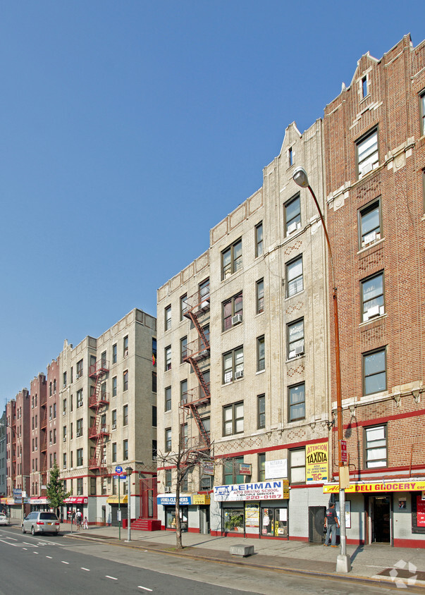 2555 2559 Grand Concourse Bronx Ny 10468 Apartments In Bronx Ny