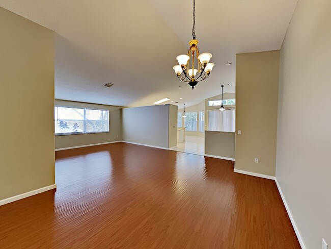 Building Photo - 7917 Ambleside Way