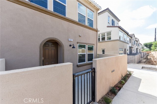 Foto del edificio - 4337 Maple Ln