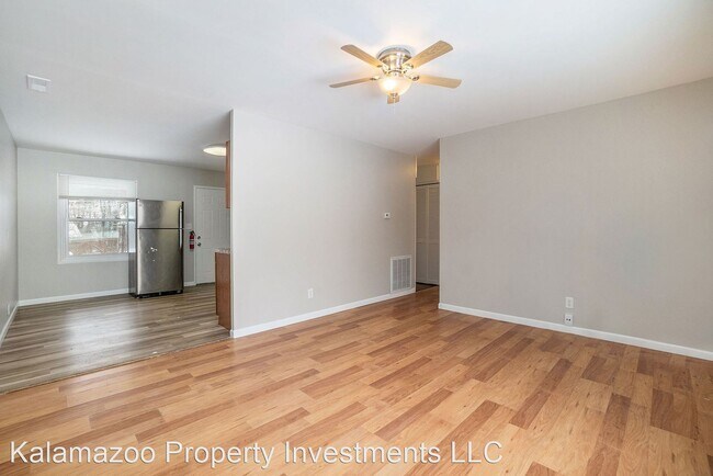 Building Photo - 3 br, 1 bath House - 1036 Darwood Avenue