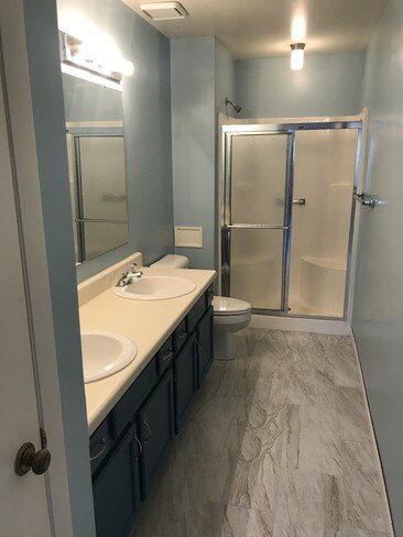 Master Bathroom - 2151 Broadway Ave SW