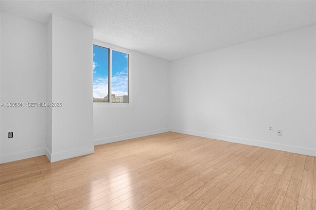 Building Photo - 850 N Miami Ave