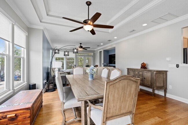 Building Photo - 156 Sunset Cir S