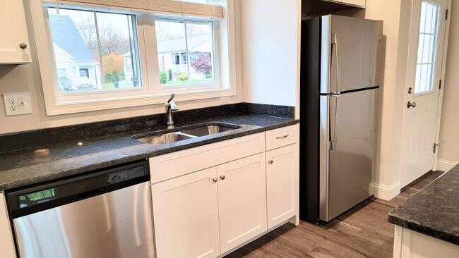 Building Photo - 221 Millard Dr