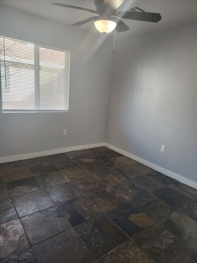 Foto del edificio - 315 Warren Ave