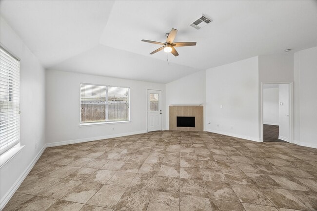 Foto del edificio - 8310 Hardy Elm St