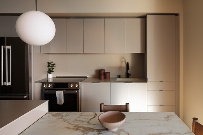 Building Photo - Kaye