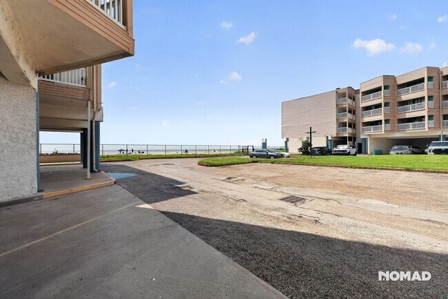 Foto del edificio - 3938 Surfside Blvd
