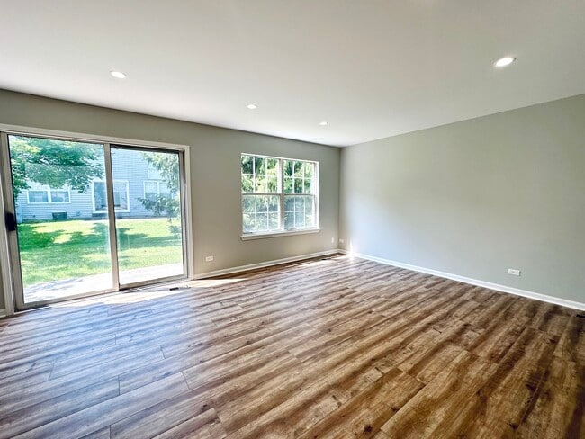Building Photo - 701 Savannah Ln