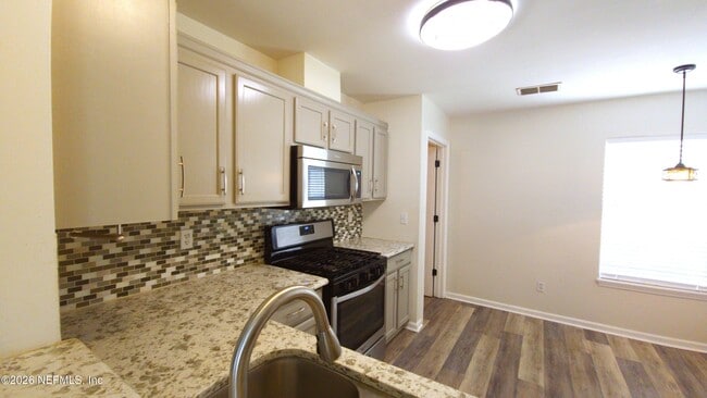 Building Photo - 11155 Stanley Steamer Ln