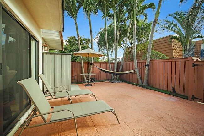 Foto del edificio - 2876 Waterford Dr S