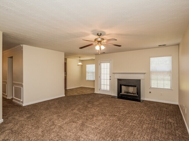 Foto del edificio - 70 Stony Oak Dr
