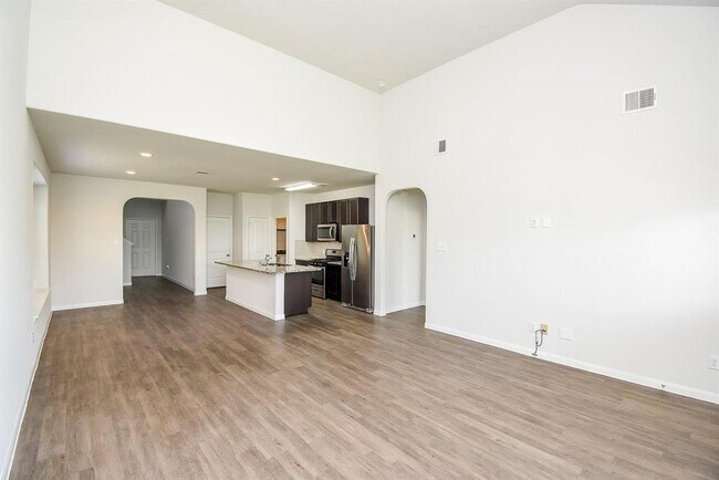 Building Photo - 9614 Summer Song Dr