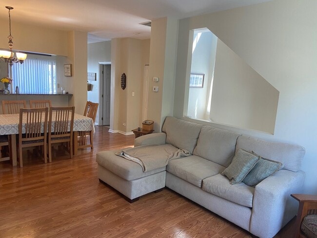 Building Photo - 3366 Ravinia Cir