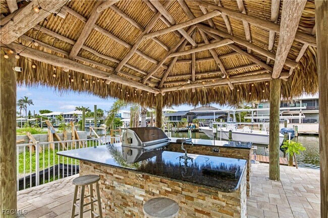 Building Photo - 2372 Baybreeze St