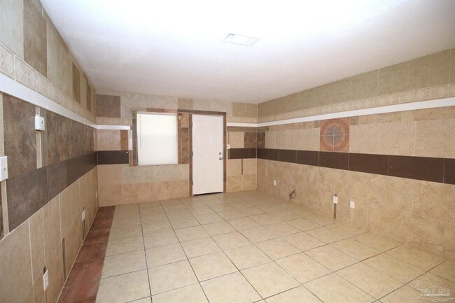 Foto del edificio - 130 E 9 Mile Rd