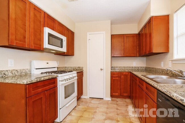 Foto del edificio - 7206 Sonnet Glen Ln