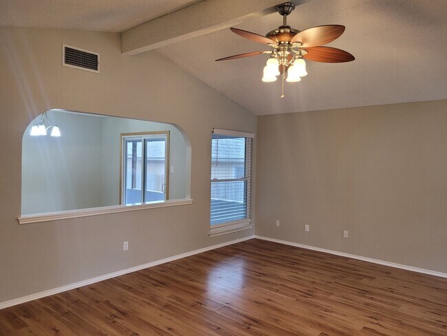 Building Photo - Lovely 3/2 Home Off Tezel Rd