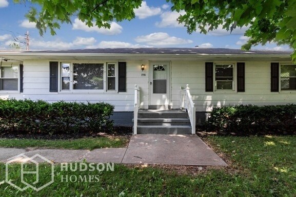Foto principal - 1990 Maple Ave