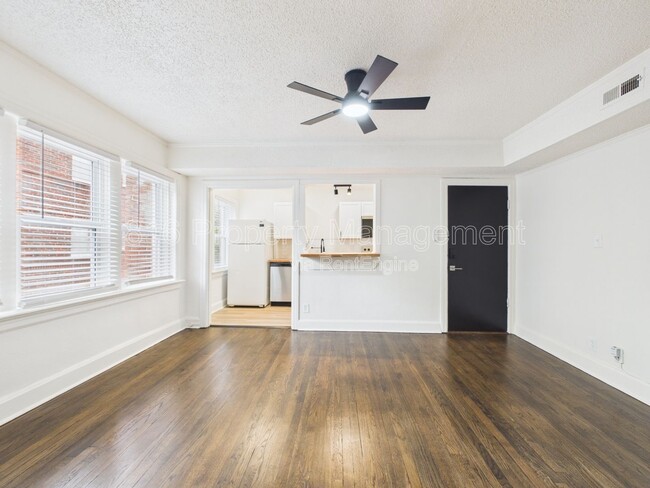 Foto del edificio - 3702 Wyoming St