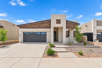 Building Photo - 1807 Ritzy Lou Pl
