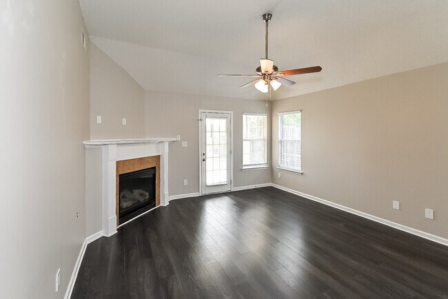 Foto del edificio - 5818 Carrel Cove