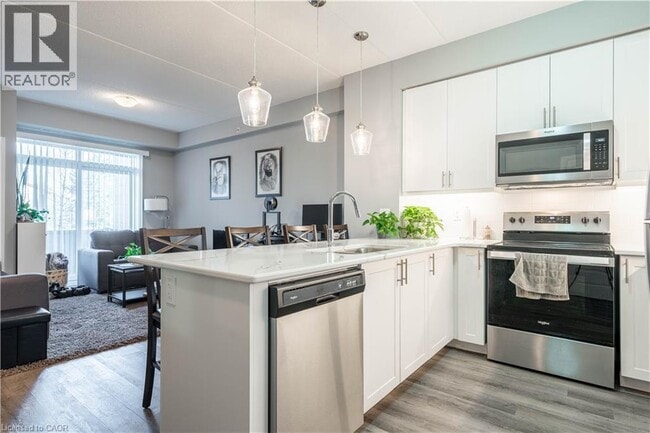 Building Photo - 610 Farmstead Dr