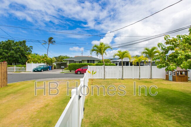 Building Photo - 828 Oneawa St