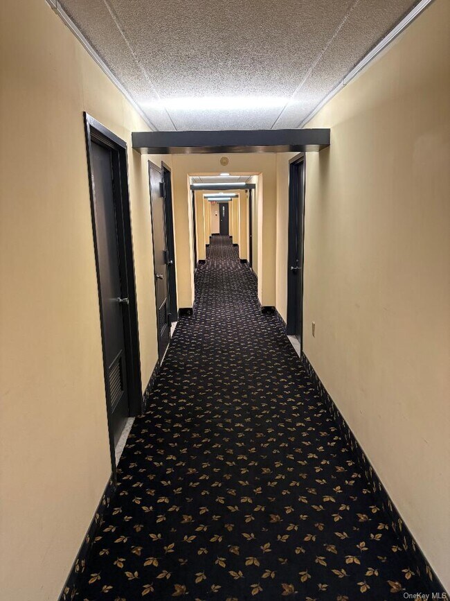 Foto del edificio - 750 W Broadway