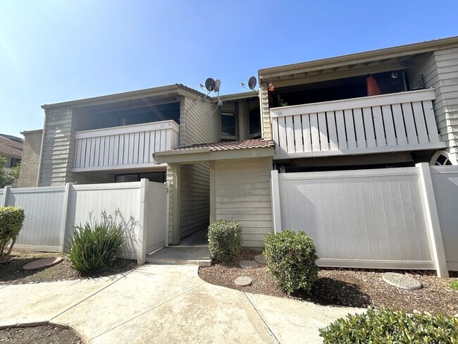 Building Photo - COUNTRY MILE RD POMONA 91766 (2 BED / 2 BATH)