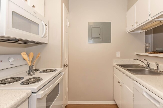 Building Photo - Parkside Apartments