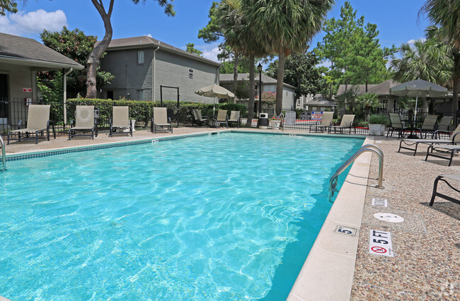 Piscina - The Abbey at Briargrove Park