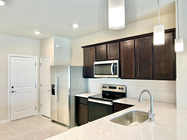 Foto del edificio - Live in style: Family-friendly 3BR, 2.5BA ...