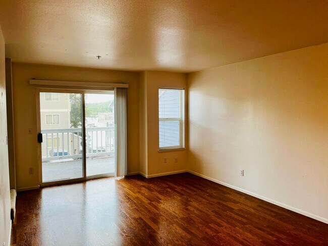 Foto del edificio - Excellent Location, 2 BED Home w/Garage