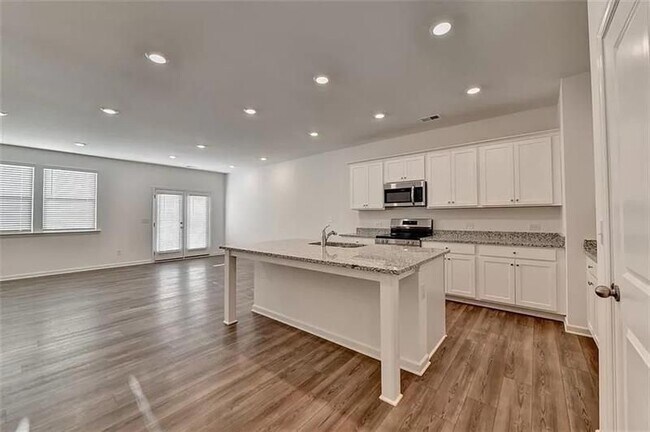 Foto del edificio - 100 Mission Blvd