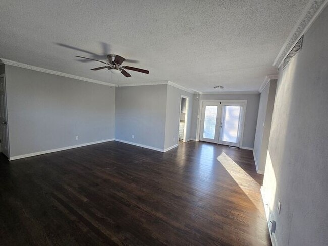 Foto del edificio - 13100 Sycamore Ave