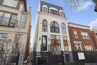 Building Photo - 2028 W Wabansia Ave