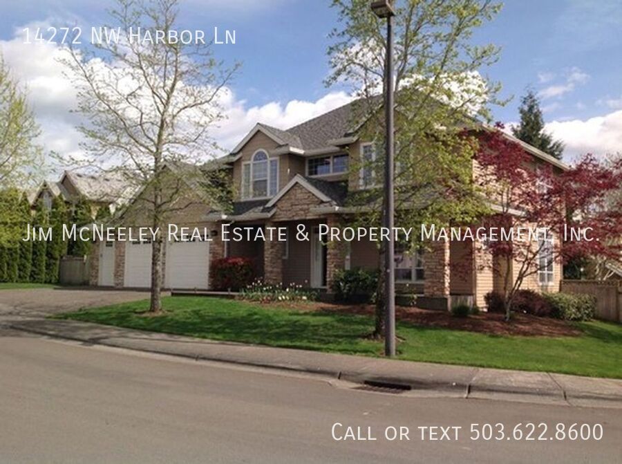 Foto principal - 5 bed, 3 bath Oakridge Estates home w/ 3 c...