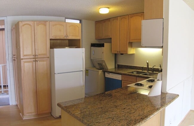 Kitchen - 95-2051 Waikalani Pl