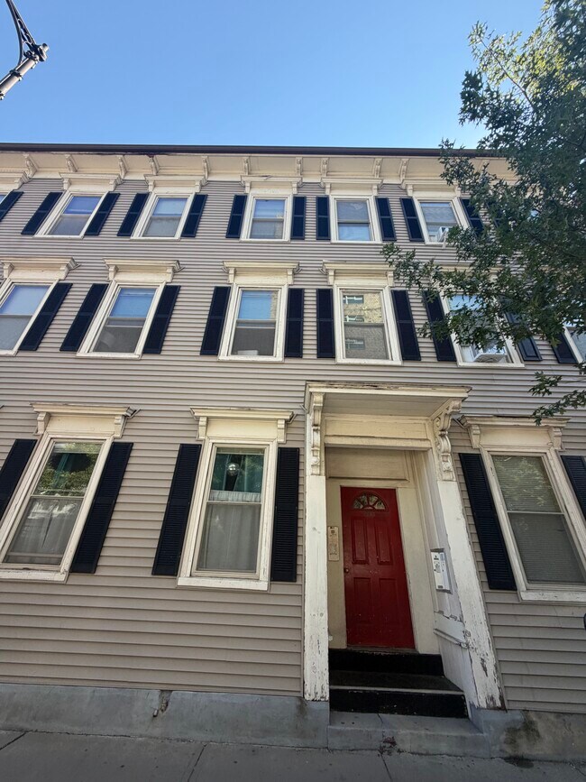 Building Photo - 1204 Cambridge St