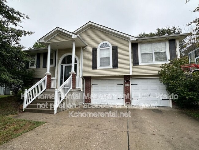 Foto del edificio - 625 NW Rosaceae Dr