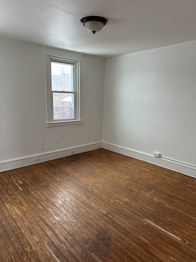 Bedroom - 7043 Guilford rd