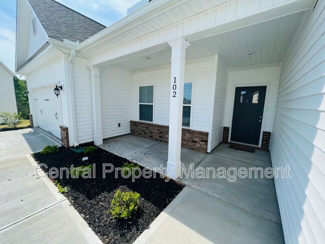 Building Photo - 102 Lariat Ct