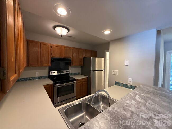 Building Photo - 2325 Brookview Ct