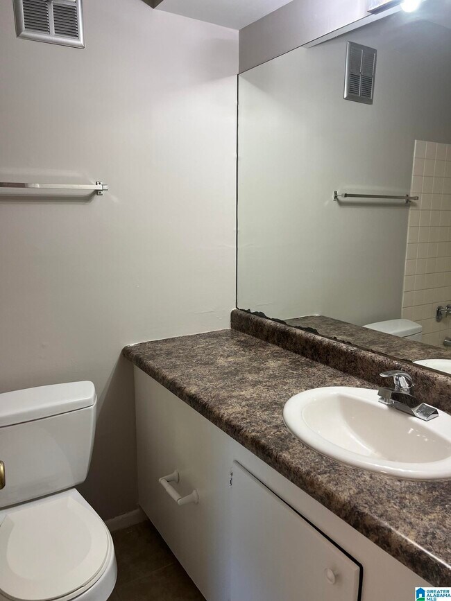 Foto del edificio - 3350 Altamont Rd S