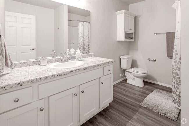 2BR, 2BA - 1060 SF - The Aberdeen