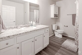 2BR, 2BA - 1060 SF - The Aberdeen